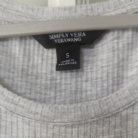 Vera Wang Top - Picture 2 of 3